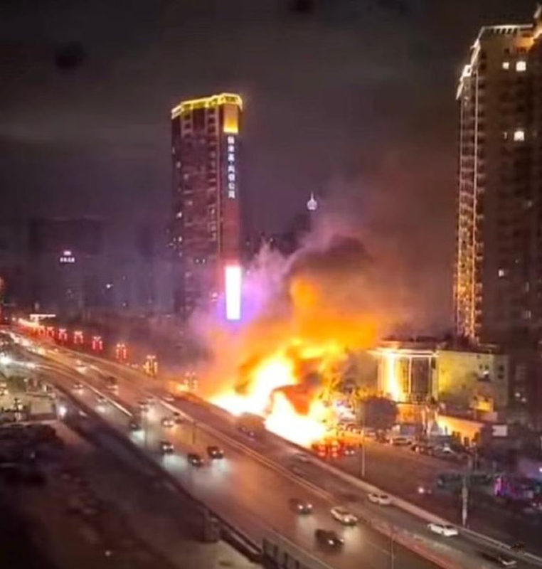 深圳货车起火爆炸幸无伤亡